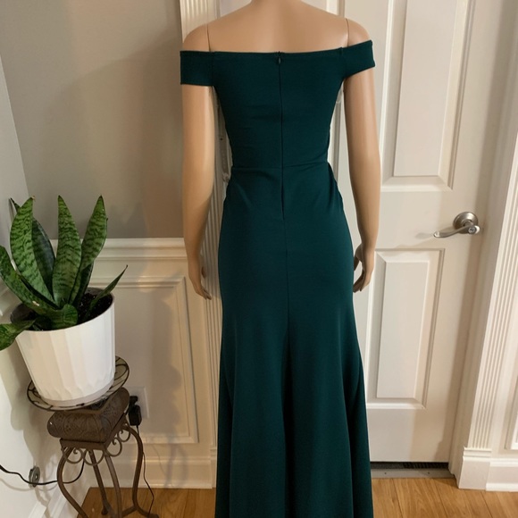 Women’s junior off- the shoulder dress size (S) - Picture 9 of 11
